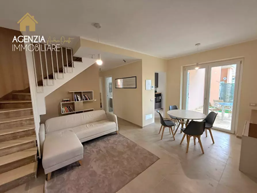 Immagine 4 di Villetta a schiera in vendita  in via nettunense a Aprilia