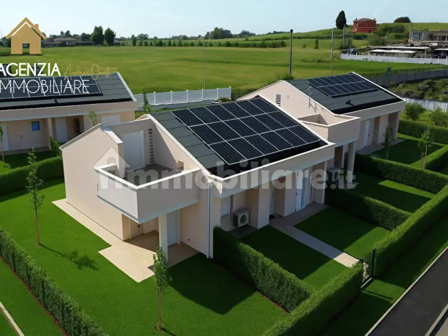 Immagine 15 di Villetta a schiera in vendita  in via nettunense a Aprilia