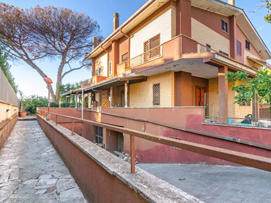Immagine 3 di Villa in vendita  in Via Carlo Collodi 20 a Marino