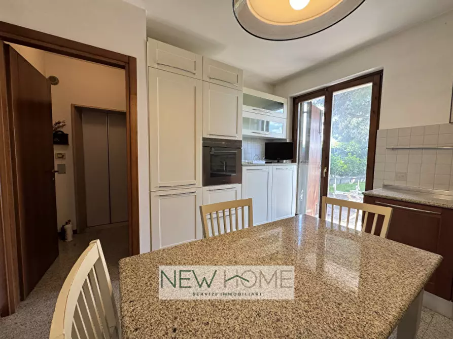 Immagine 10 di Villa in vendita  in Via Taddea da Carrara 2 a Verona