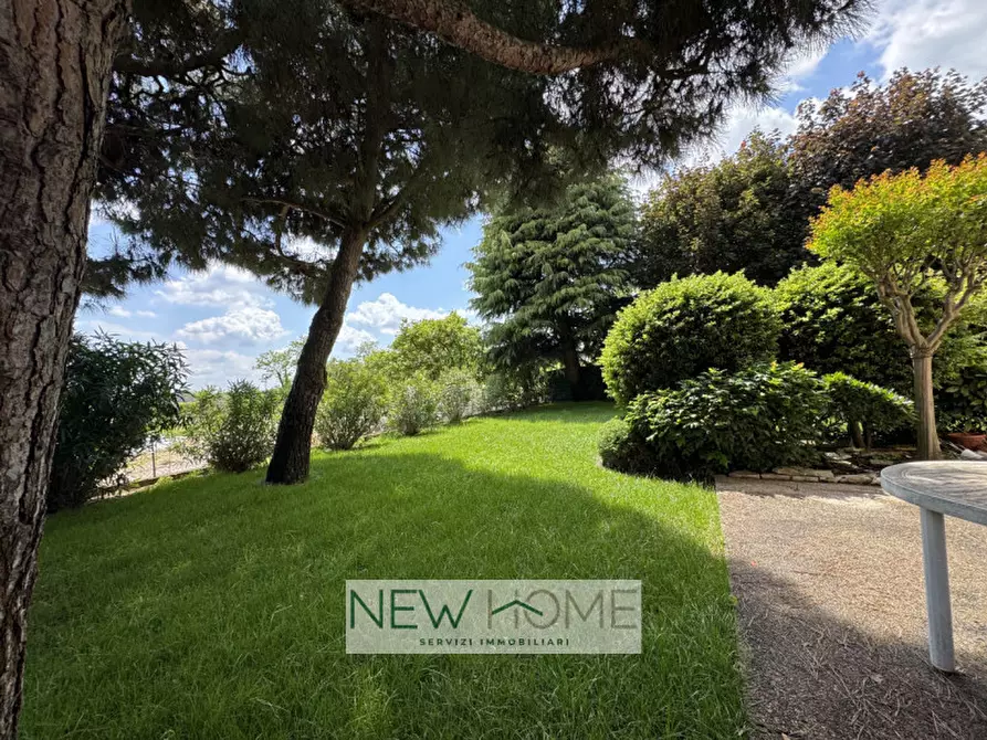 Immagine 15 di Villa in vendita  in Via Taddea da Carrara 2 a Verona