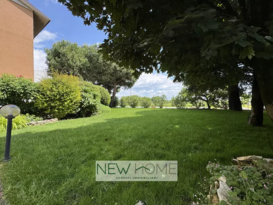 Immagine 18 di Villa in vendita  in Via Taddea da Carrara 2 a Verona