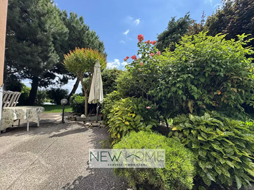 Immagine 20 di Villa in vendita  in Via Taddea da Carrara 2 a Verona