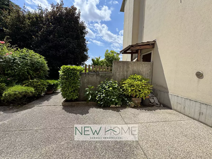 Immagine 22 di Villa in vendita  in Via Taddea da Carrara 2 a Verona