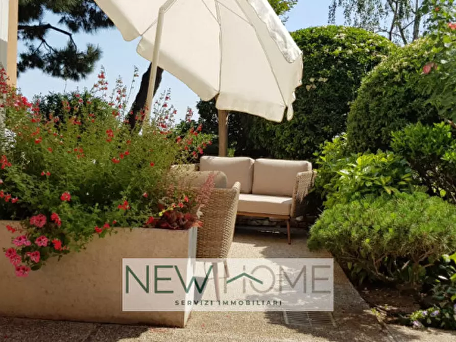 Immagine 26 di Villa in vendita  in Via Taddea da Carrara 2 a Verona