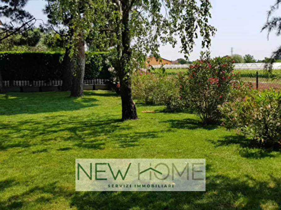 Immagine 27 di Villa in vendita  in Via Taddea da Carrara 2 a Verona