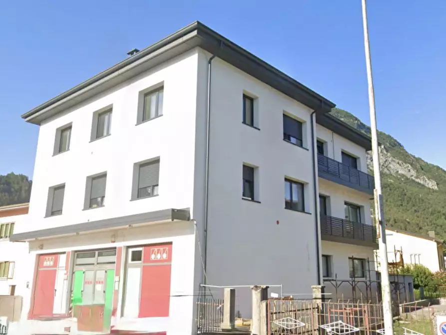 Immagine 2 di Negozio in vendita  in Via Pio Paschini, 17 a Tolmezzo