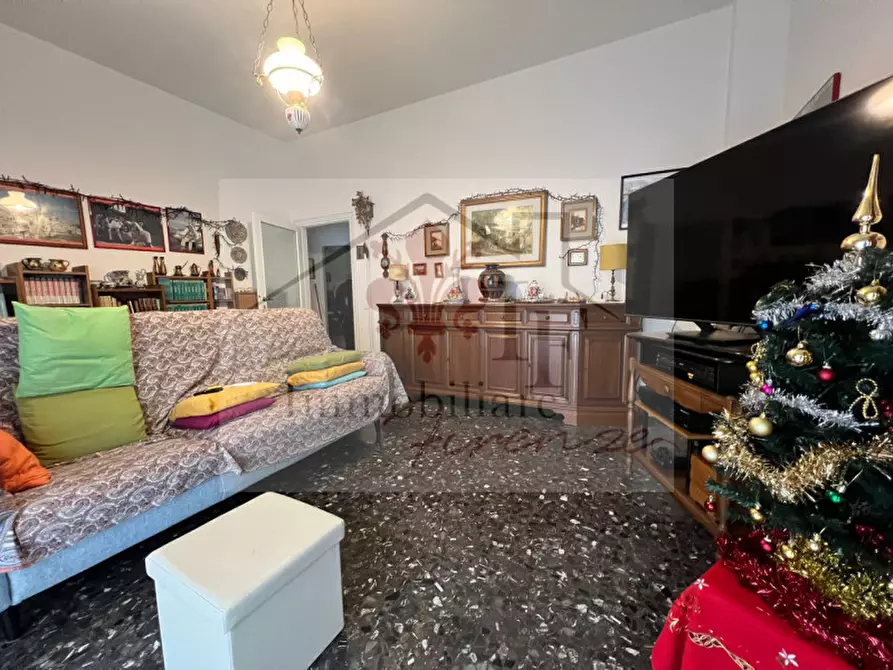 Immagine 3 di Appartamento in vendita  in Via del Mugello a Firenze