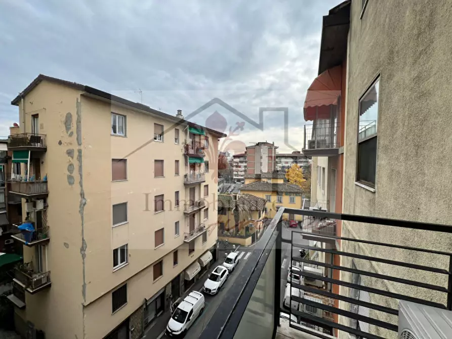 Immagine 13 di Appartamento in vendita  in Via del Mugello a Firenze