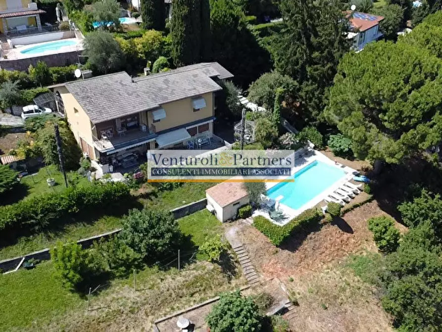 Immagine 1 di Villa in vendita  a Soiano Del Lago