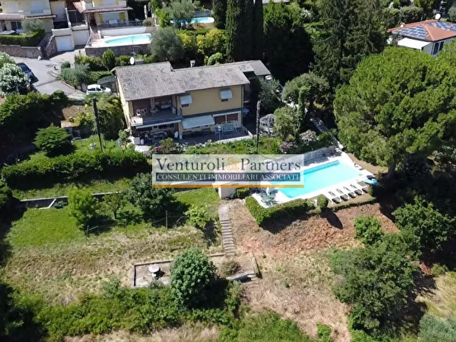 Immagine 2 di Villa in vendita  a Soiano Del Lago