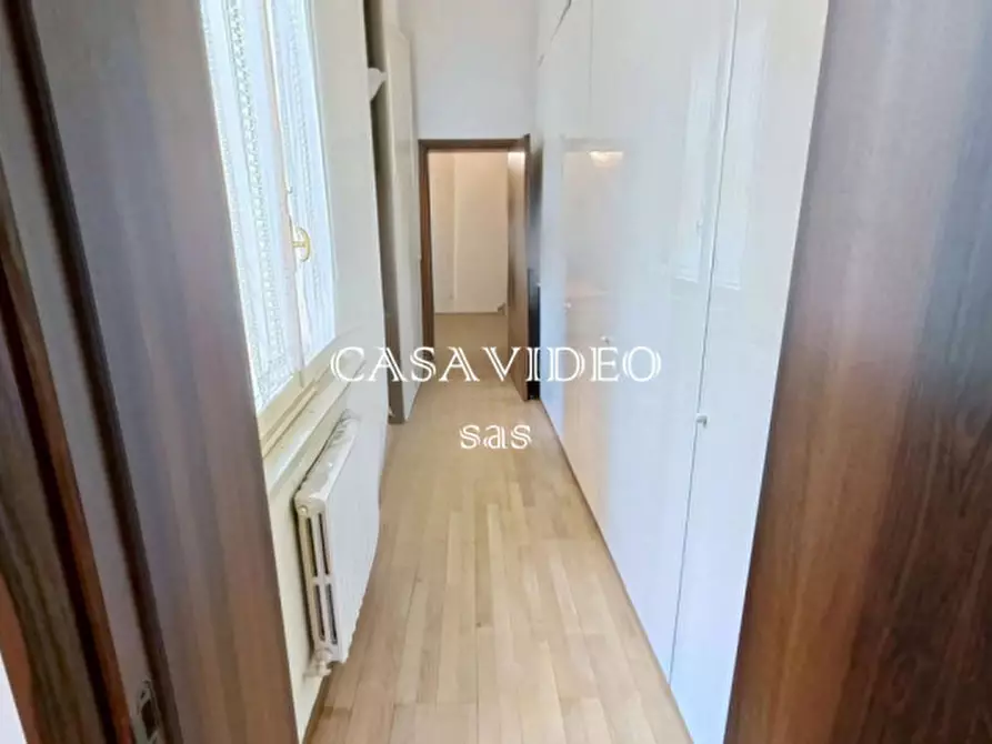 Immagine 10 di Appartamento in vendita  a Modena