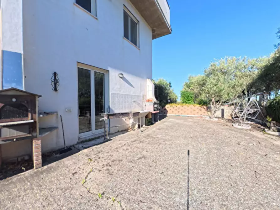 Immagine 5 di Villa in vendita  a Moscufo