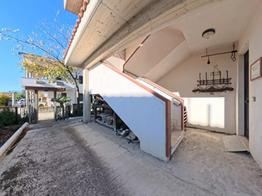 Immagine 17 di Villa in vendita  a Moscufo