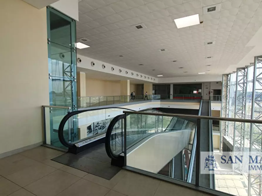 Immagine 14 di Attività commerciale in affitto  in via prasecco a Pordenone