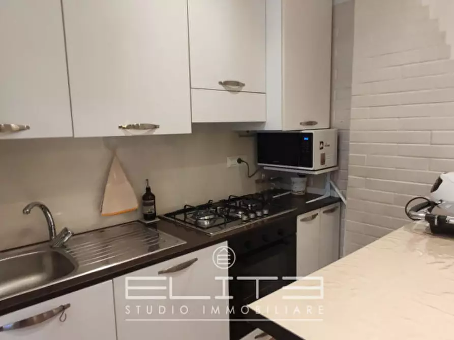 Immagine 3 di Appartamento in vendita  in Corso Giovanni Amendola 43 a Ancona