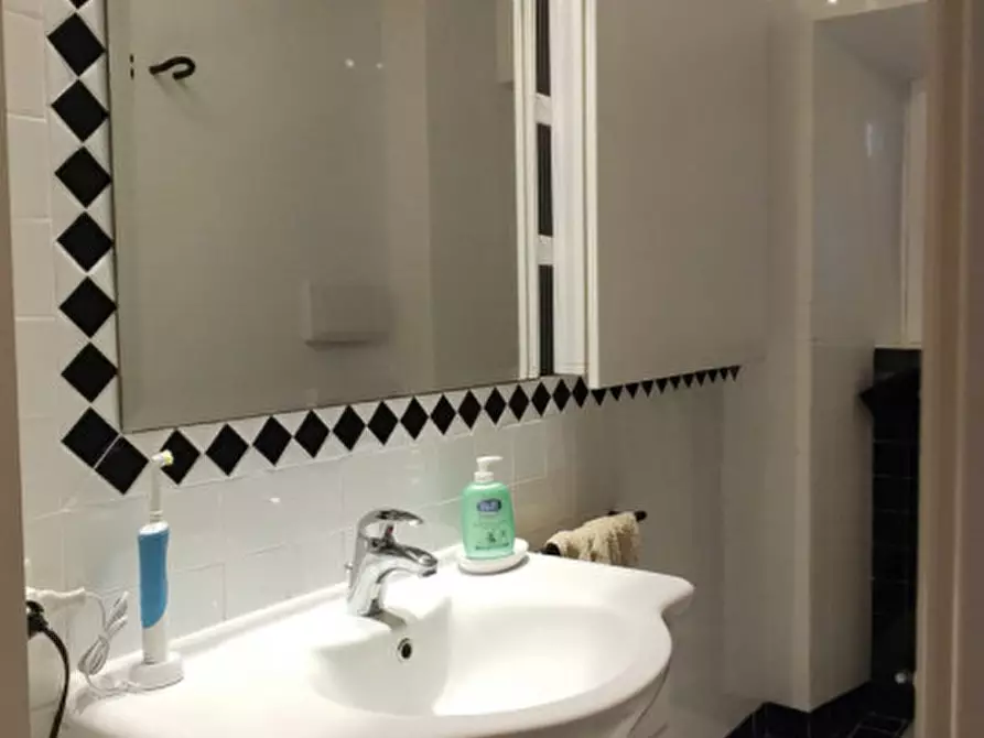 Immagine 17 di Appartamento in vendita  in Corso Giovanni Amendola 43 a Ancona