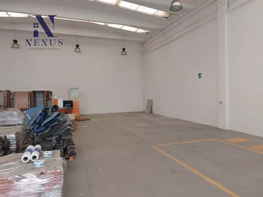 Immagine 2 di Capannone industriale in affitto  in Via Fragheto a Fano