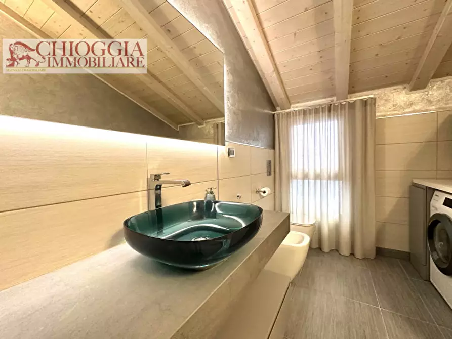 Immagine 19 di Appartamento in vendita  in Via Fava a Chioggia