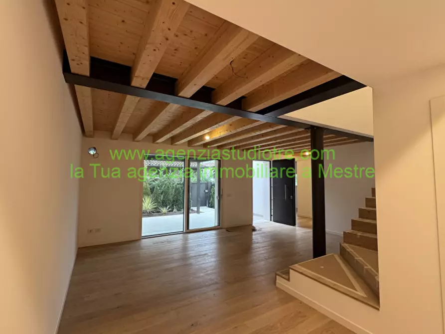 Immagine 1 di Casa trifamiliare in vendita  in Via Ronzinella a Mogliano Veneto