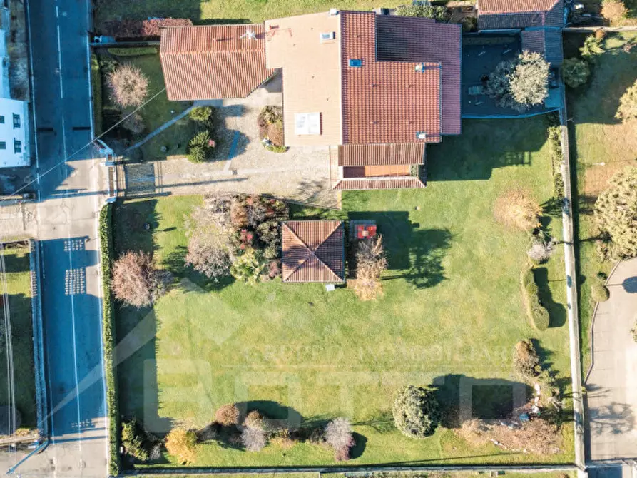 Immagine 4 di Casa trifamiliare in vendita  in Via Stazione n.16 a Marano Ticino