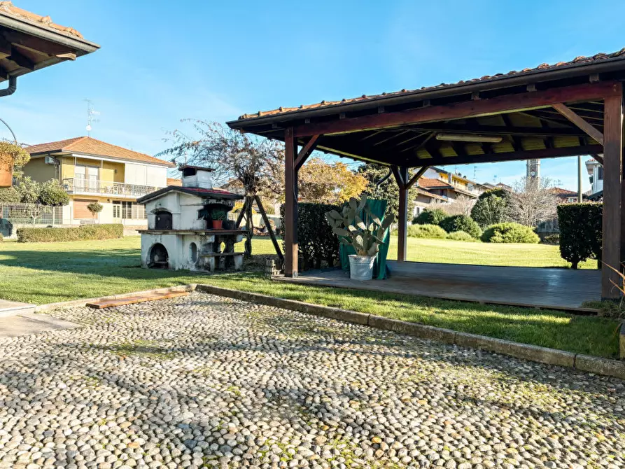 Immagine 65 di Casa trifamiliare in vendita  in Via Stazione n.16 a Marano Ticino