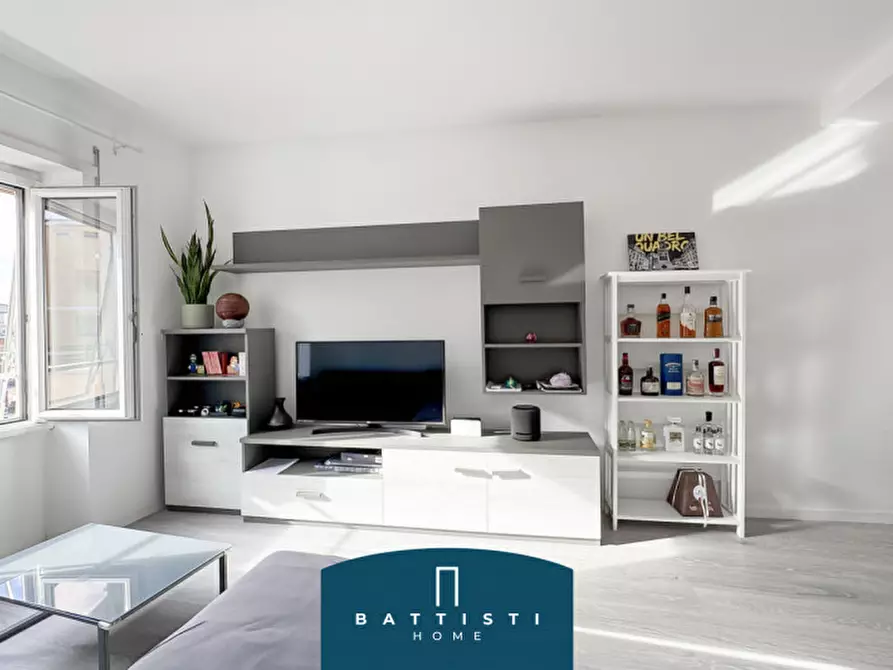 Immagine 3 di Appartamento in vendita  in Via Luigi Biolchini a Roma