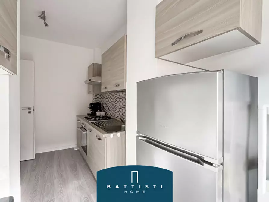 Immagine 5 di Appartamento in vendita  in Via Luigi Biolchini a Roma