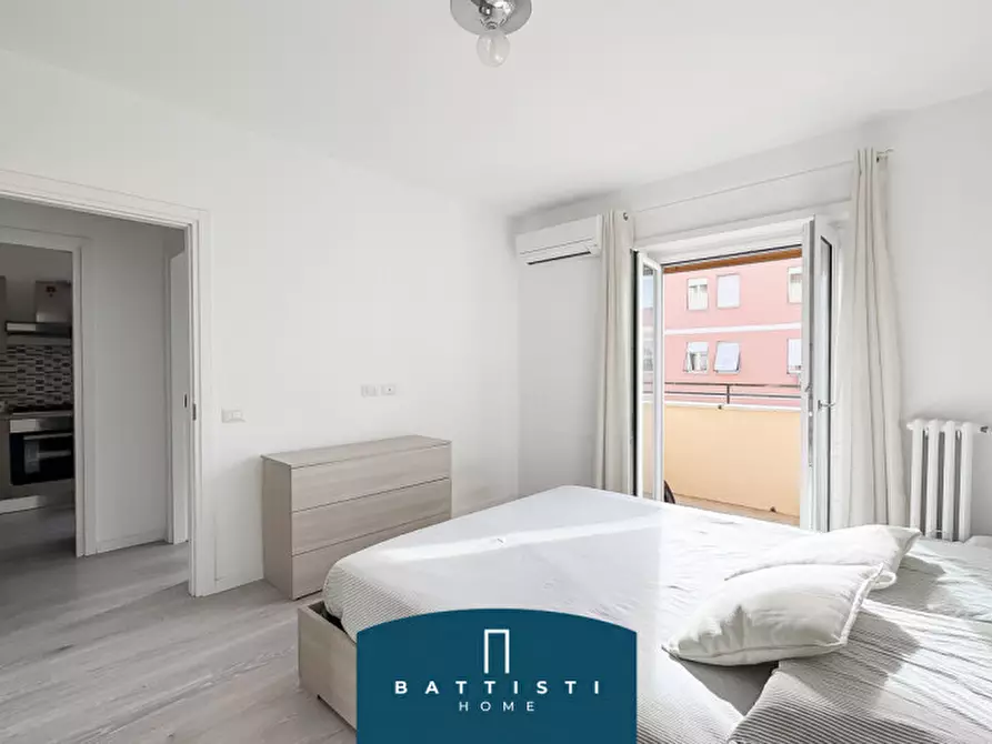 Immagine 10 di Appartamento in vendita  in Via Luigi Biolchini a Roma