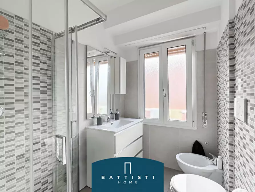 Immagine 17 di Appartamento in vendita  in Via Luigi Biolchini a Roma