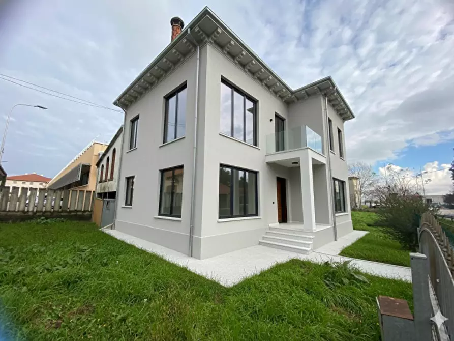 Immagine 1 di Casa indipendente in vendita  in Via Roma a Grumolo Delle Abbadesse