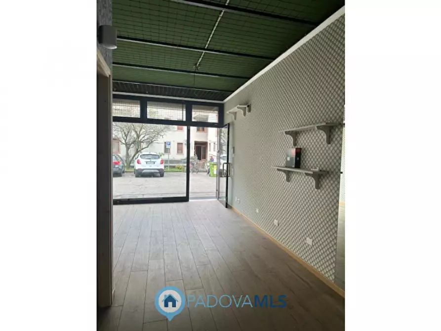 Immagine 4 di Negozio in vendita  in Via A. Gramsci, 77 a Cadoneghe