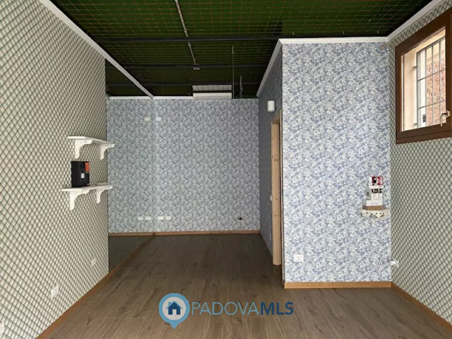 Immagine 7 di Negozio in vendita  in Via A. Gramsci, 77 a Cadoneghe