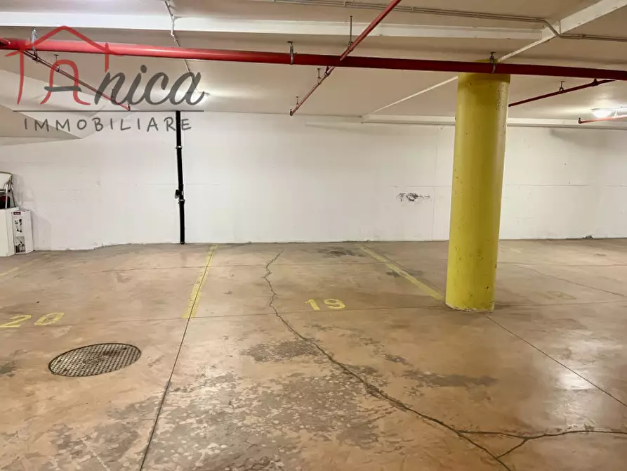 Immagine 1 di Posto auto in vendita  in Via Galileo Galilei a Trento