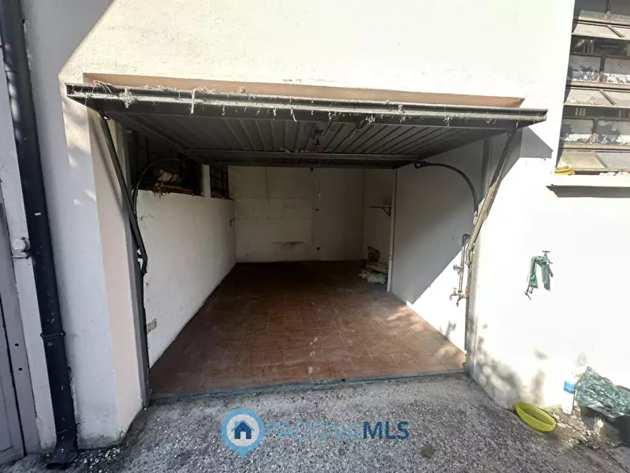 Immagine 25 di Negozio in vendita  in via Fornaci, 221 a Padova