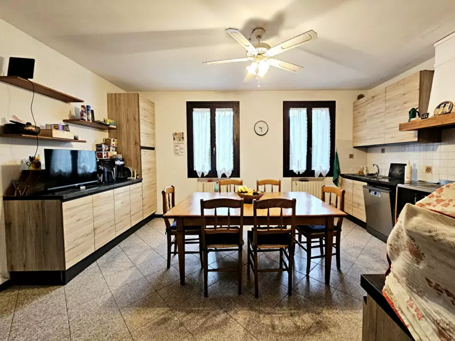 Immagine 2 di Villetta a schiera in vendita  in VIA BANZE a Baone