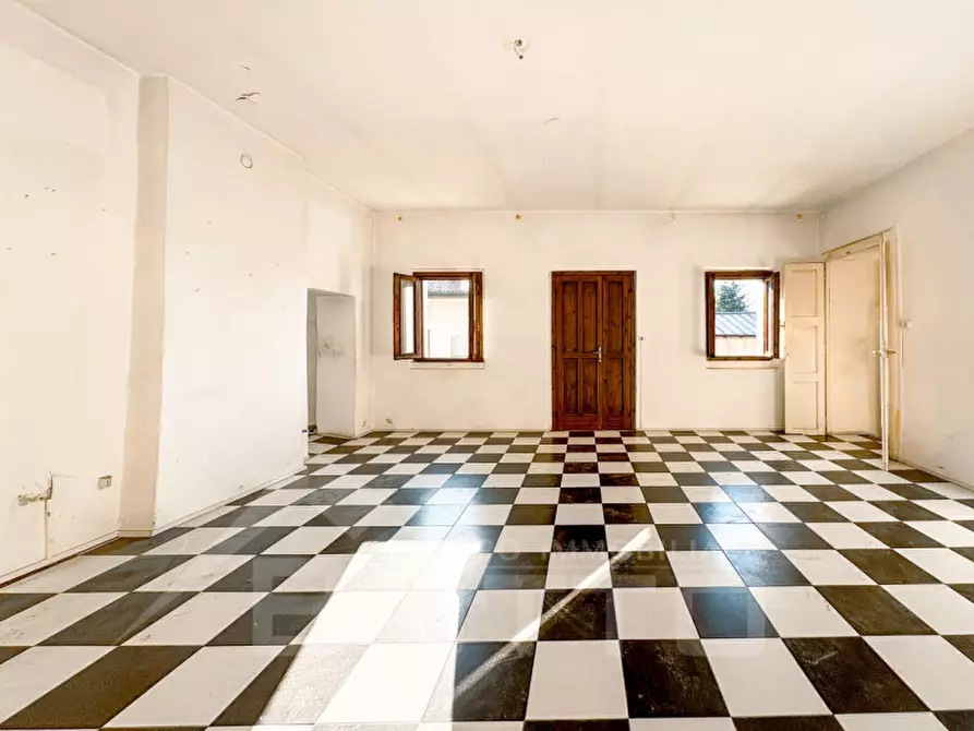 Immagine 8 di Villetta a schiera in vendita  in Via Santo Stefano n.22 a Oleggio