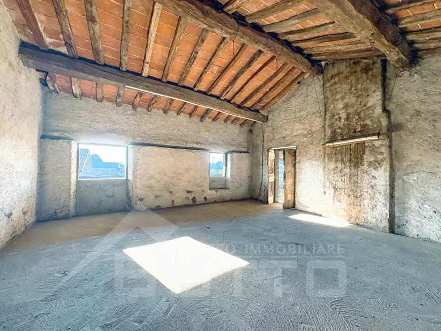 Immagine 18 di Villetta a schiera in vendita  in Via Santo Stefano n.22 a Oleggio