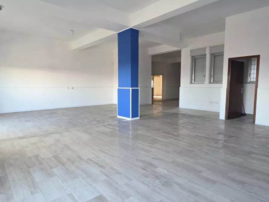 Immagine 2 di Negozio in vendita  in Via Nino Bixio,48-49 a Milazzo