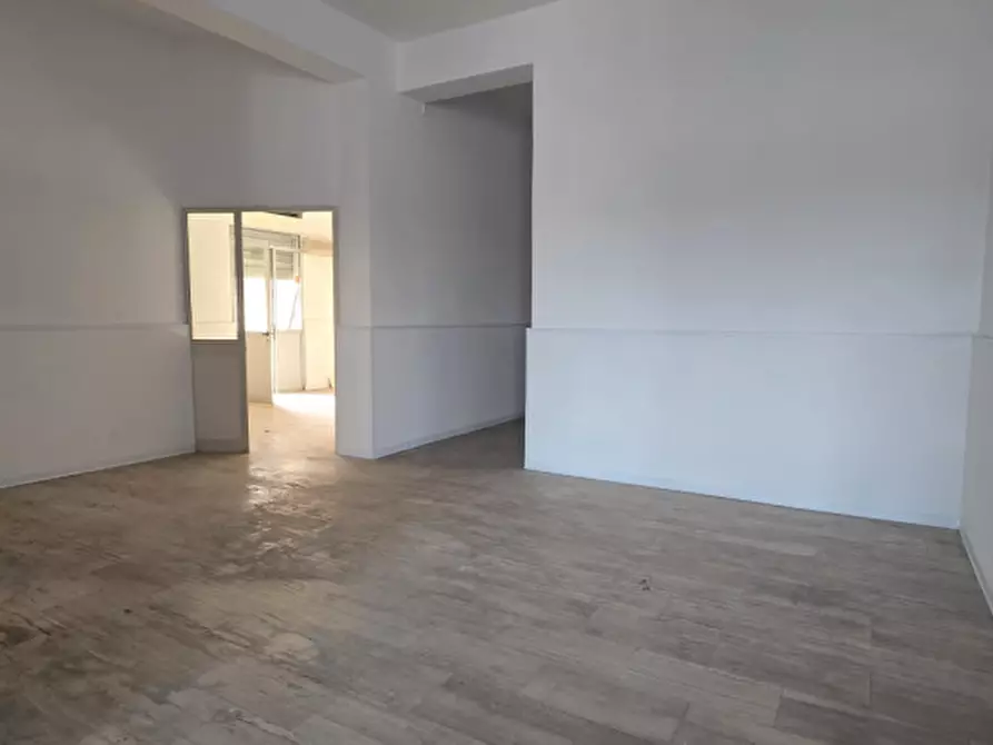 Immagine 8 di Negozio in vendita  in Via Nino Bixio,48-49 a Milazzo