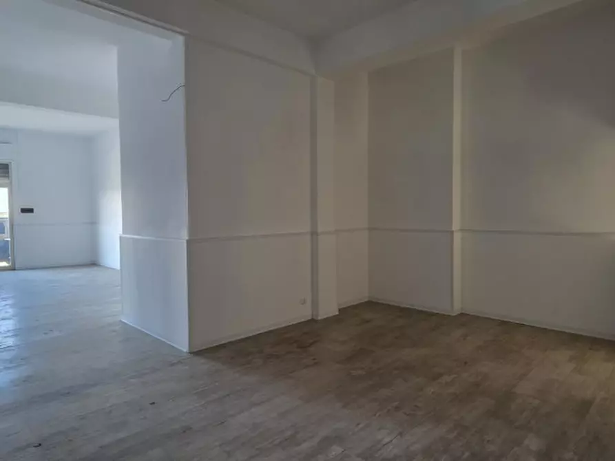 Immagine 12 di Negozio in vendita  in Via Nino Bixio,48-49 a Milazzo