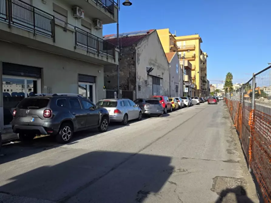 Immagine 17 di Negozio in vendita  in Via Nino Bixio,48-49 a Milazzo