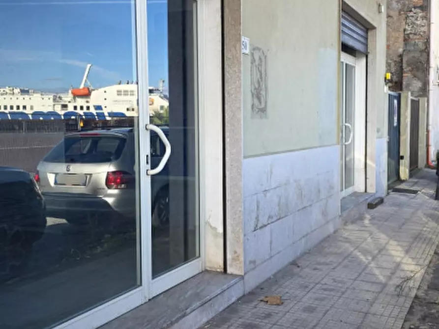 Immagine 18 di Negozio in vendita  in Via Nino Bixio,48-49 a Milazzo