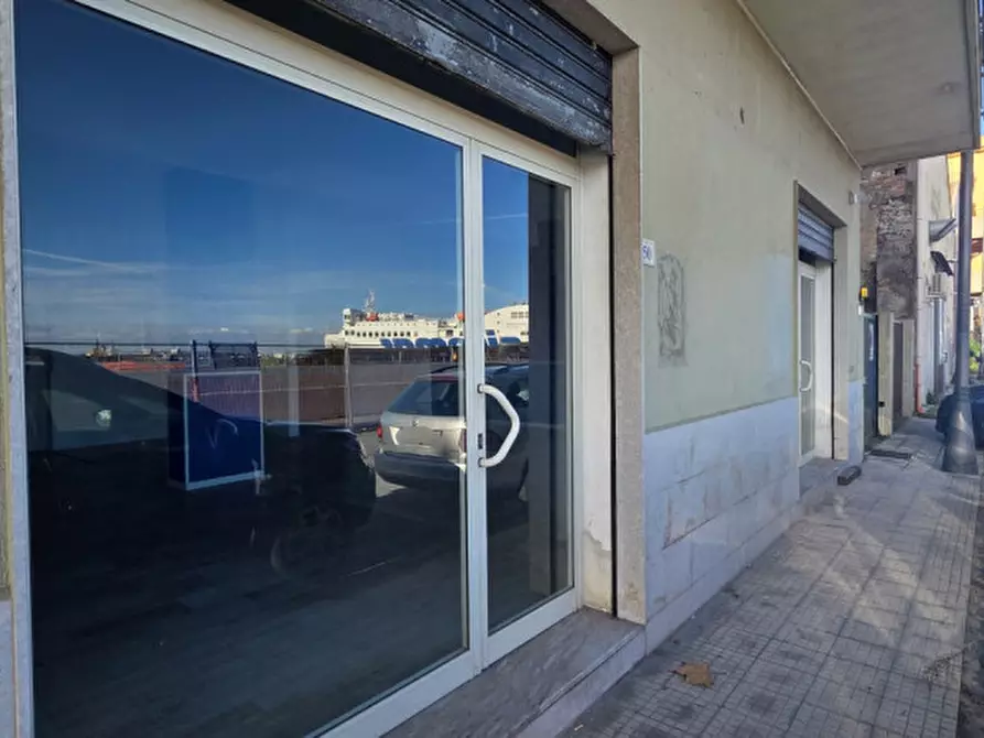 Immagine 19 di Negozio in vendita  in Via Nino Bixio,48-49 a Milazzo