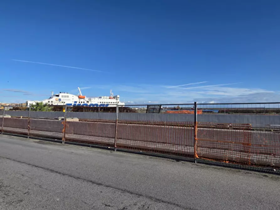 Immagine 20 di Negozio in vendita  in Via Nino Bixio,48-49 a Milazzo