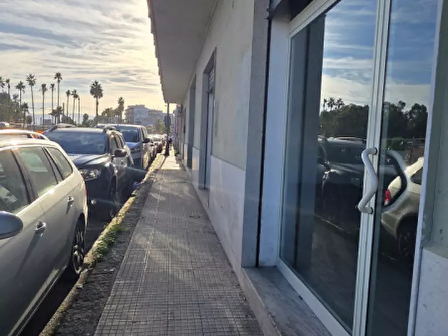 Immagine 21 di Negozio in vendita  in Via Nino Bixio,48-49 a Milazzo