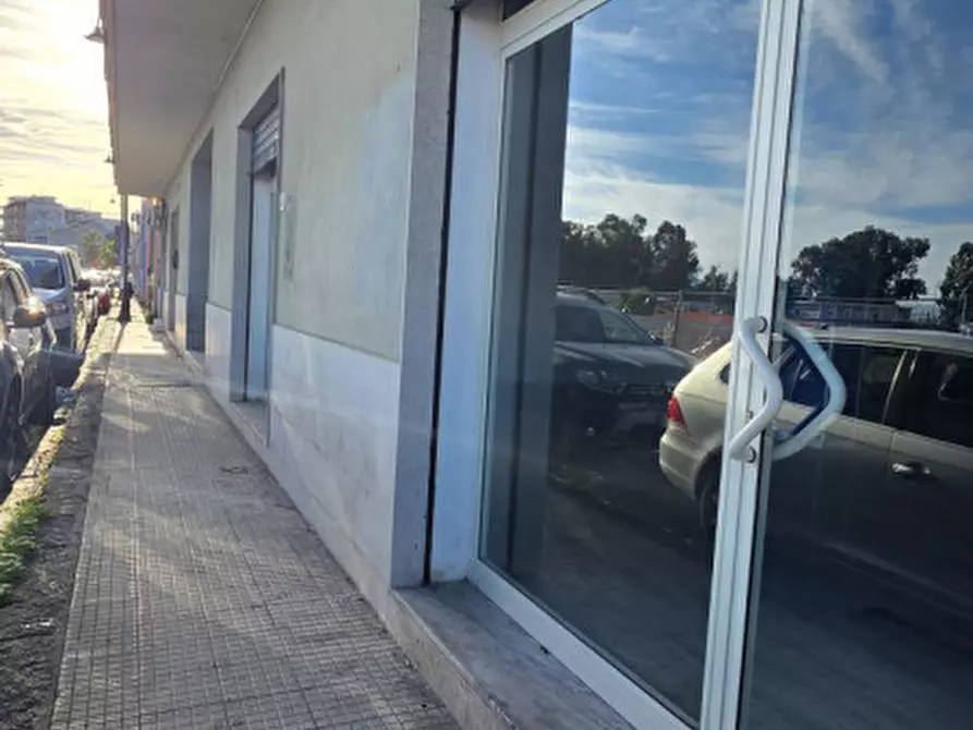 Immagine 22 di Negozio in vendita  in Via Nino Bixio,48-49 a Milazzo