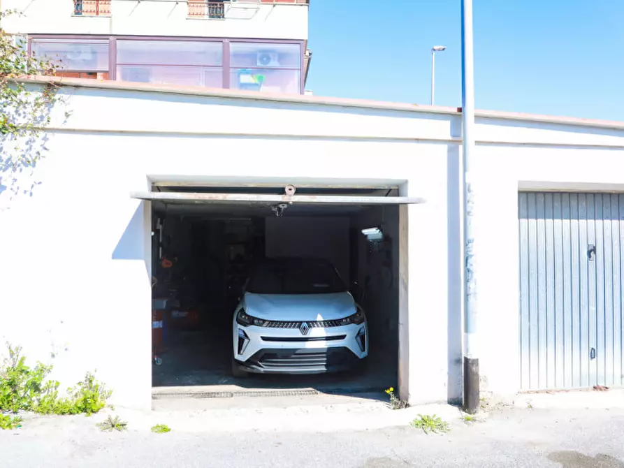 Immagine 23 di Appartamento in vendita  in Via Antonio Banfi a Roma