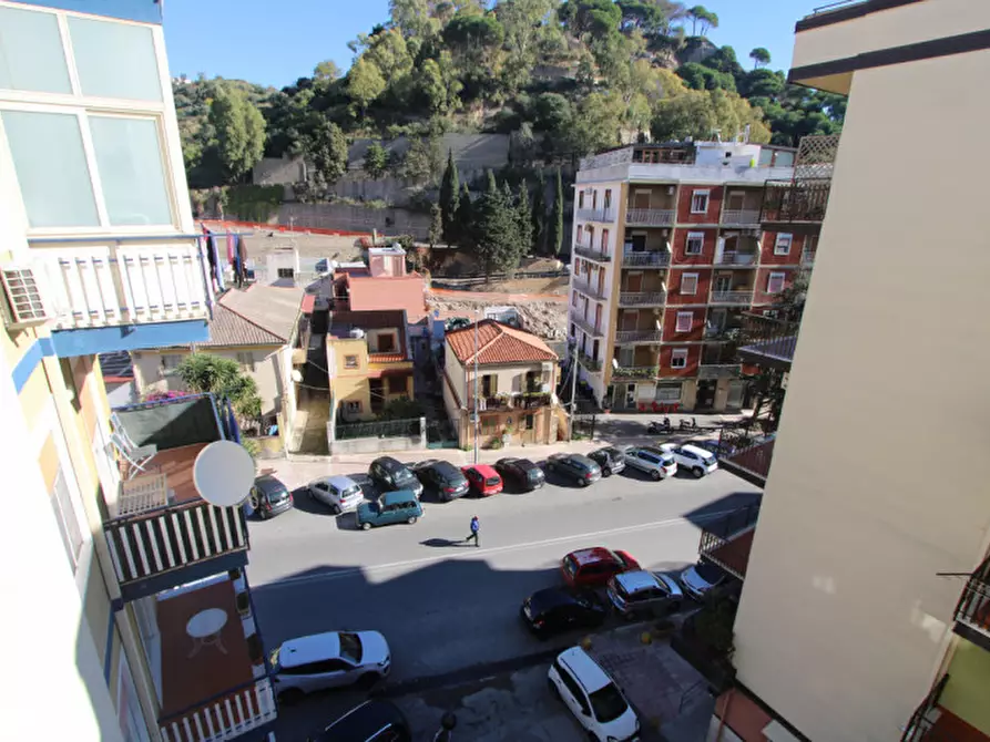 Immagine 5 di Appartamento in vendita  in Via Pietro Castelli 77 a Messina
