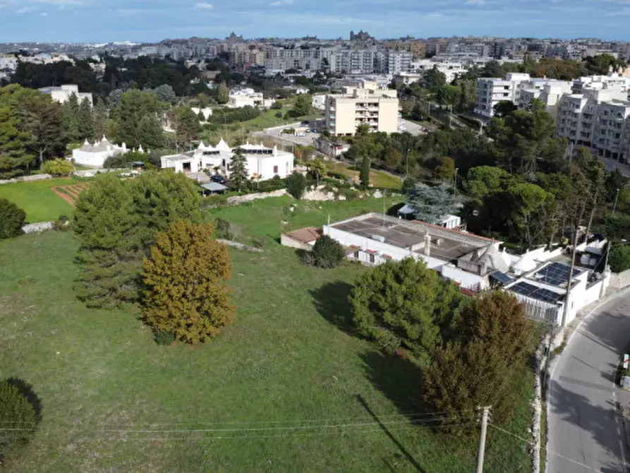 Immagine 11 di Terreno in vendita  in via saliscendi a Martina Franca
